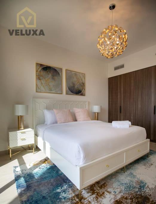 Veluxa - Luxury And Bright 1 Bedroom Apartment, Burj View! Dubái Exterior foto